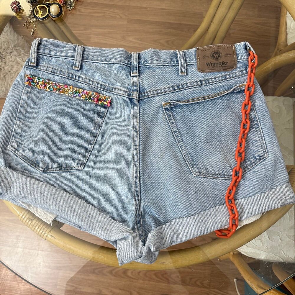 Wrangler • Ultra Vintage Revamped High-Waisted Shorts